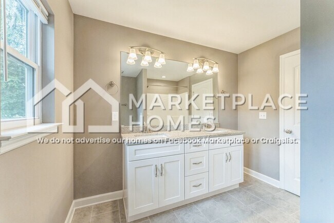 Building Photo - 1307 Vance Rd