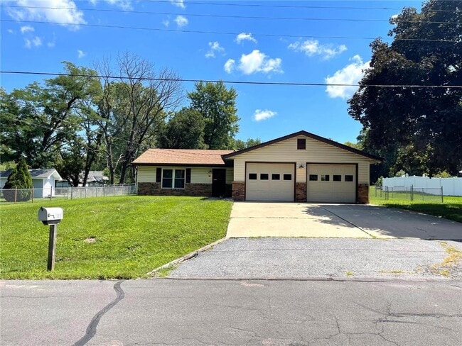 Primary Photo - 1330 Gladys St