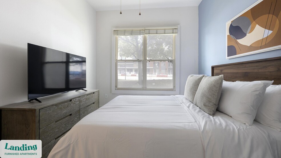 Building Photo - 810 W St Johns Ave