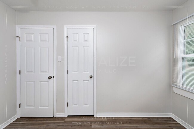 Building Photo - Cozy, Updated 3-Bedroom Home with a Shady Yard!