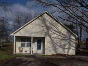 Building Photo - Available May 2026!