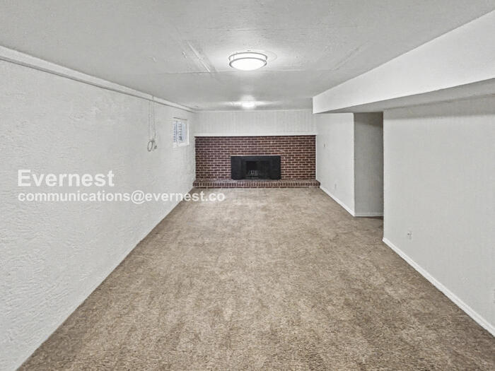 Building Photo - 4660 Anjelina Cir N