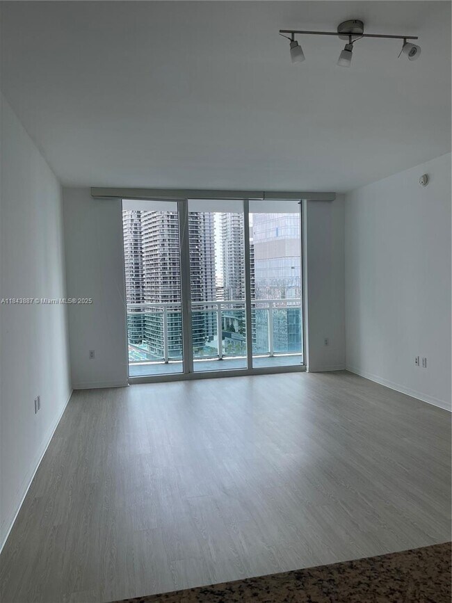 Building Photo - 951 Brickell Ave