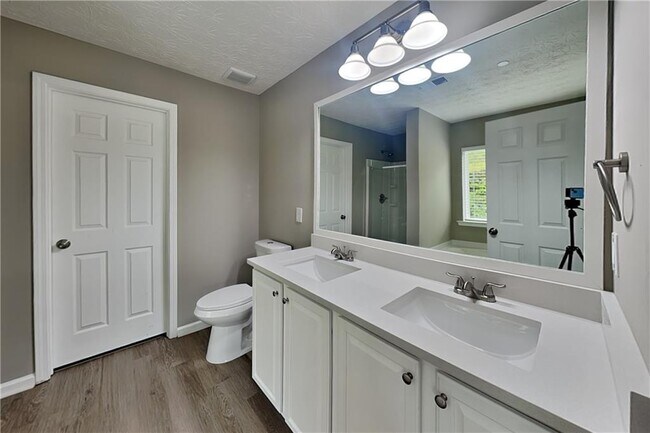 Building Photo - 1517 Briarfield Way