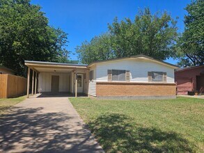 Building Photo - (3) Bed in Core Norman! Pet Negotiable! Av...
