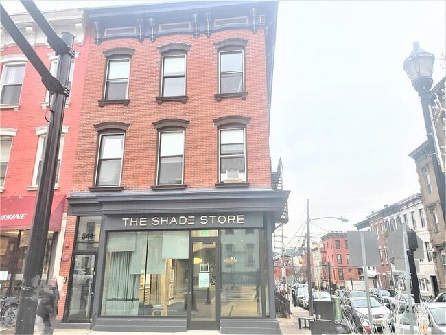 Building Photo - 644 Washington St