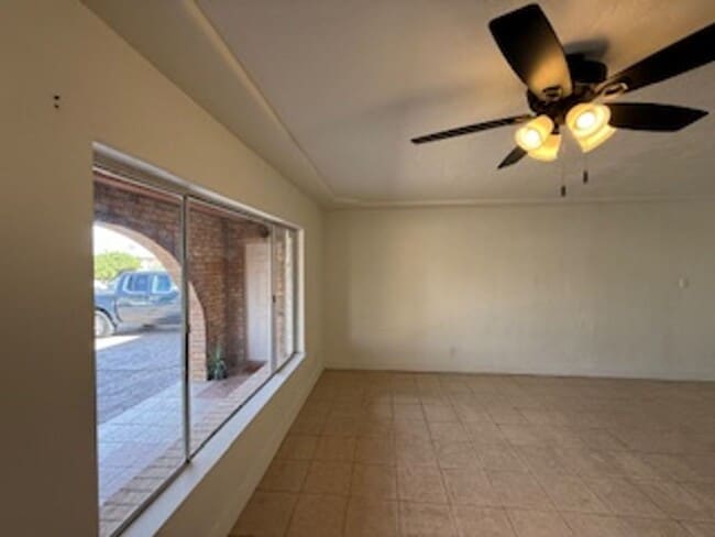 Building Photo - 1318 Park Dr