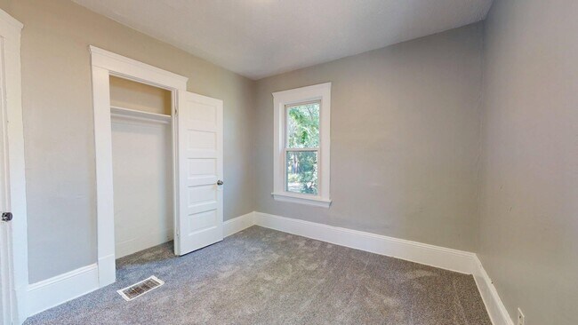 Building Photo - Cudell/West Blvd neighborhood; 4 bedroom/1 bath single family house for rent!