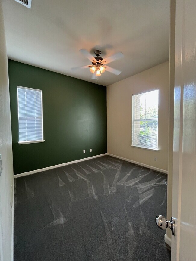 Building Photo - "Charming 4-Bedroom  with 3 Full Baths in Mountain House – Spacious 1817 Sq Ft Living!"