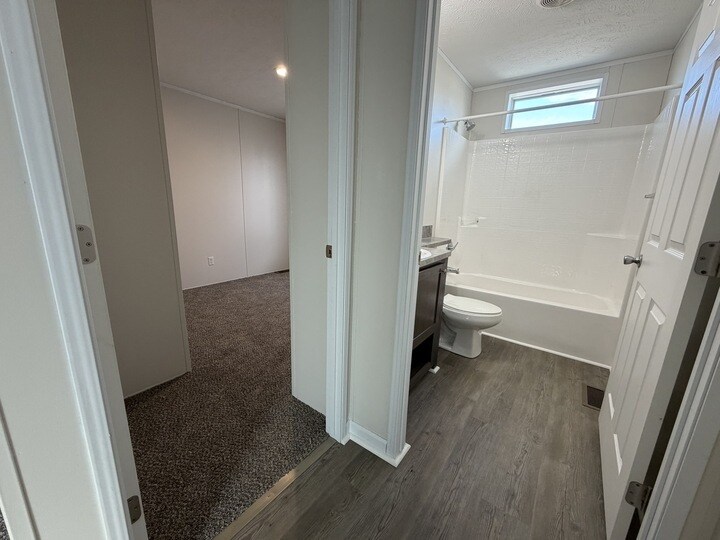 Building Photo - 15386 Danseur Dr