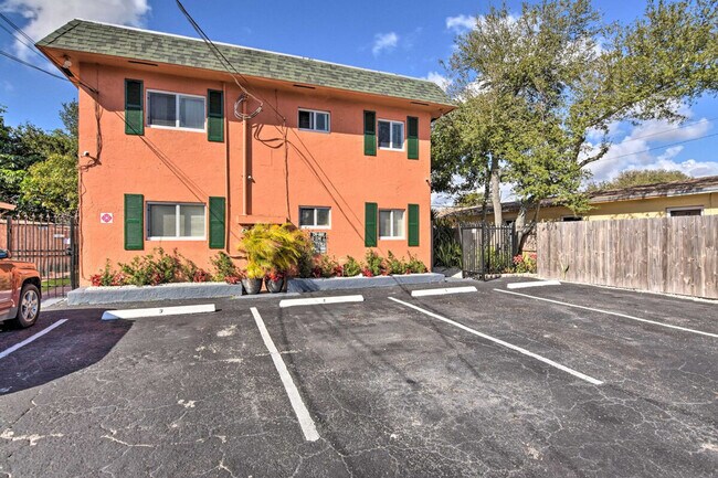 Building Photo - 441 NW 7th Terrace