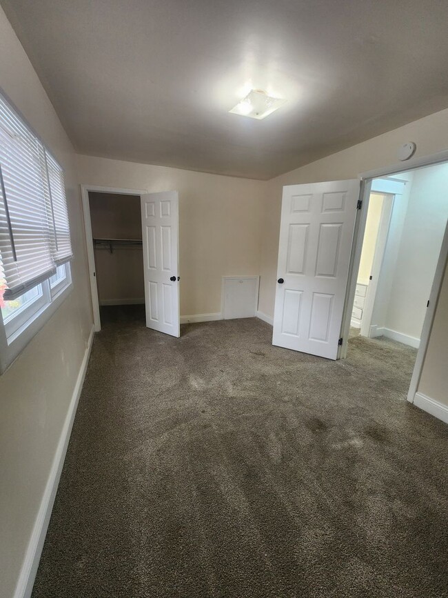 Primary Photo - Nice Eastside Two Bedroom with Large Bonus...