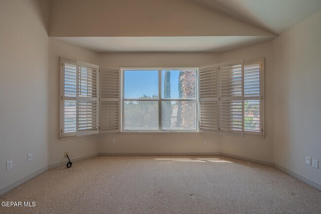 Building Photo - 2066 Paseo Del Prado Dr