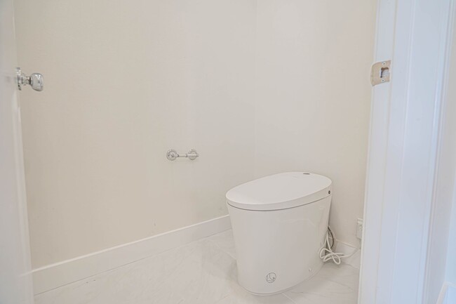 Building Photo - Spacious 4-Bedroom Pool Home in Saugus with Stunning Views & Community Amenities!