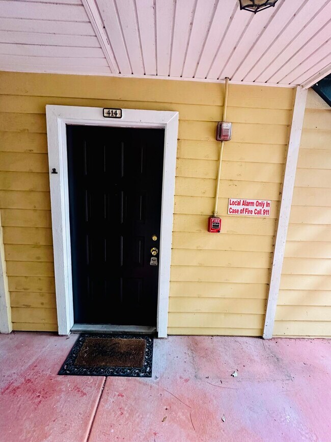 Building Photo - 225 S Tropical Trail