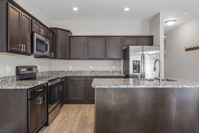 Building Photo - Stonebay Townhome