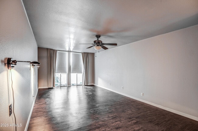 Building Photo - 8647 E Devonshire Ave