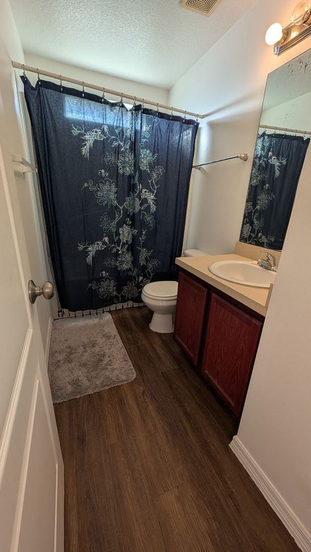 Building Photo - In the Heart of Down Town Orlando, 3 bedrooms house with lawn care service included