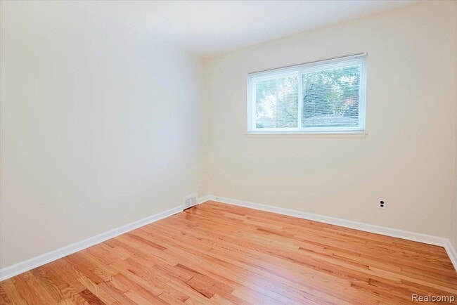 Building Photo - 11809 Meteor Dr