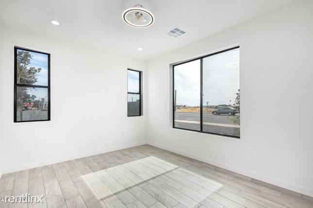Building Photo - 5 br, 3 bath House - 431 R S Central Avenue