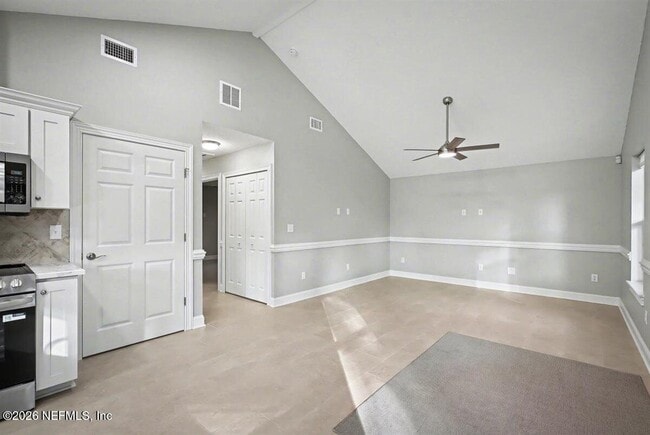 Building Photo - 2210 Shepard St