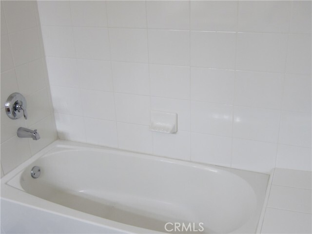 Building Photo - 411 W Seaside Way