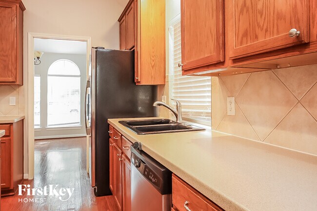 Building Photo - 111 N Rambling Ridge Pl