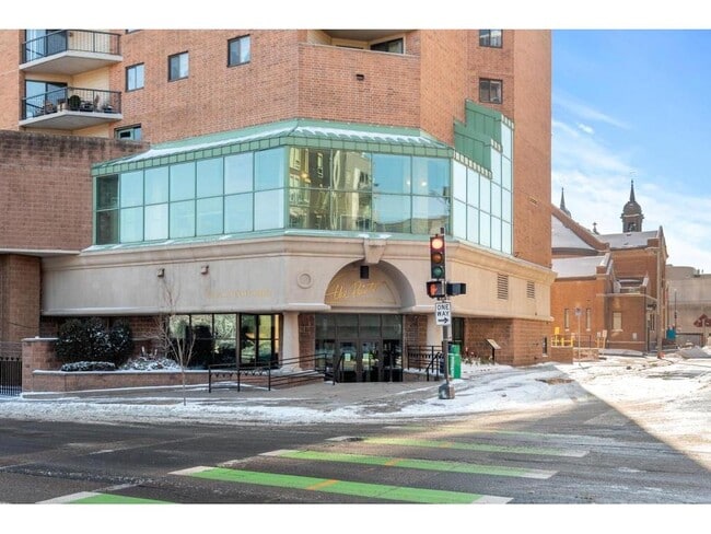 Building Photo - 78 10th St E