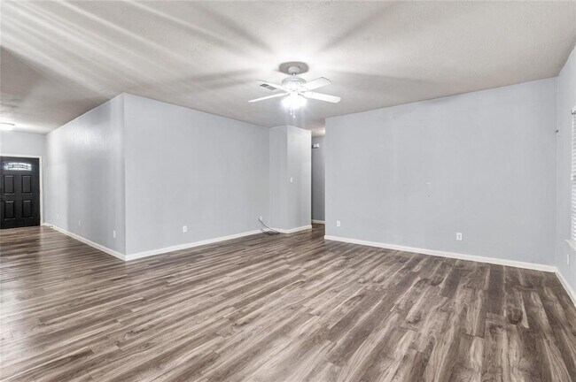 Building Photo - 16535 Cypress Bridge Dr
