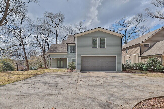 Building Photo - 2033 Cherokee Dr