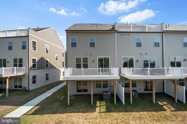 Building Photo - 1051 Venifena Terrace SE