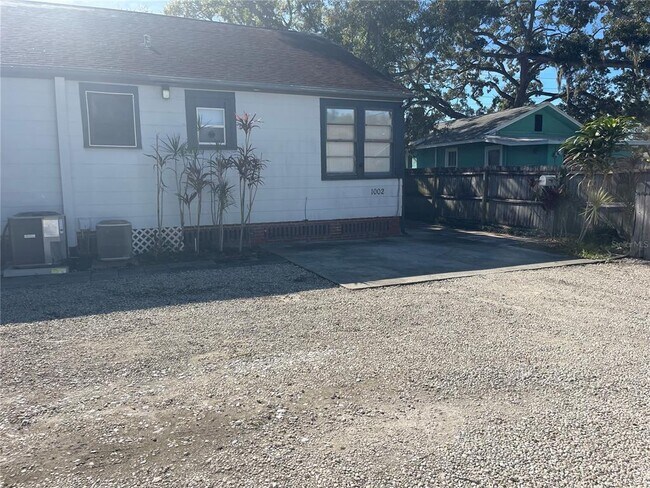 Building Photo - 1002 Drew St