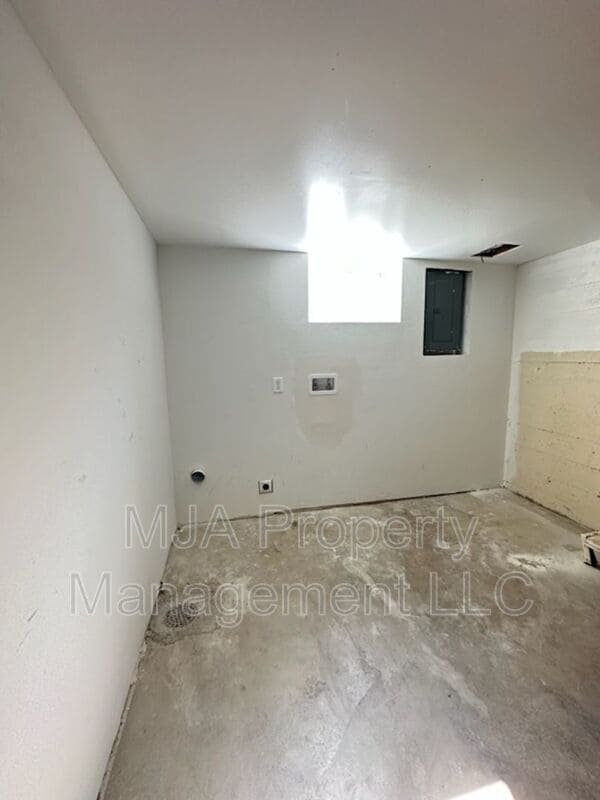 Building Photo - 1804 S 1800 E
