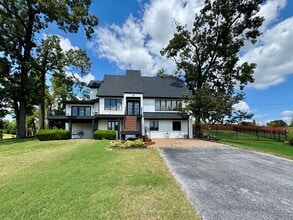 Building Photo - Executive NWA home with POOL and SHOP