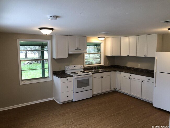Building Photo - 24206 Doc Karelas Dr