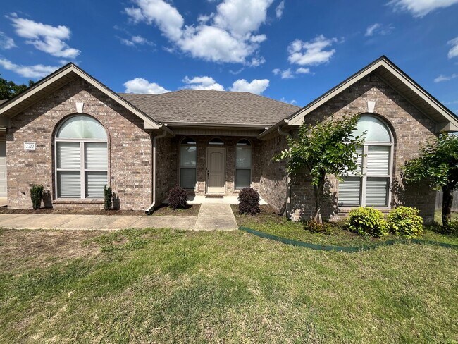 Primary Photo - New Listing!