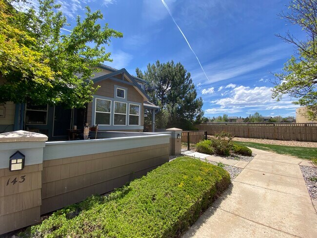 Building Photo - 141 Rowena Pl