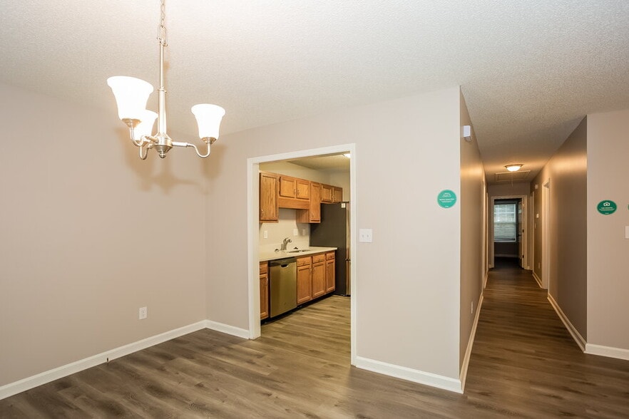 Building Photo - 971 Avery Ct