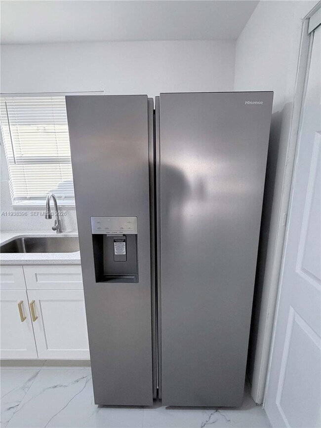 Building Photo - 133 SE 2nd Ave