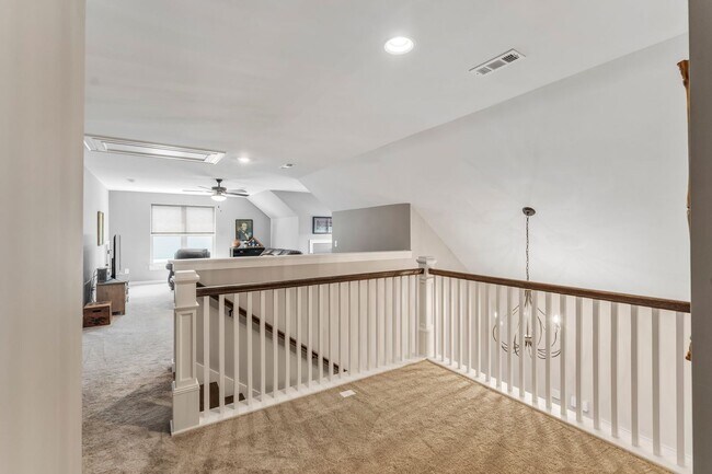 Building Photo - Spotless rental home in the highly sought-after McDaniels neighborhood in College Grove