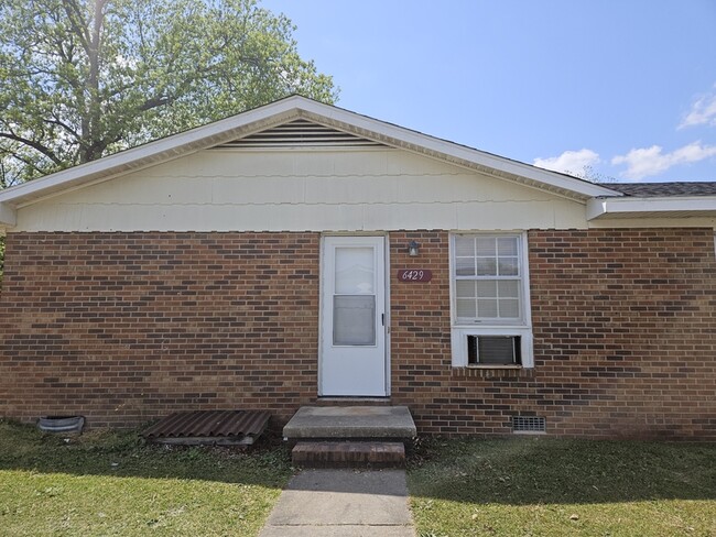 Primary Photo - 6427 Starbrook Dr