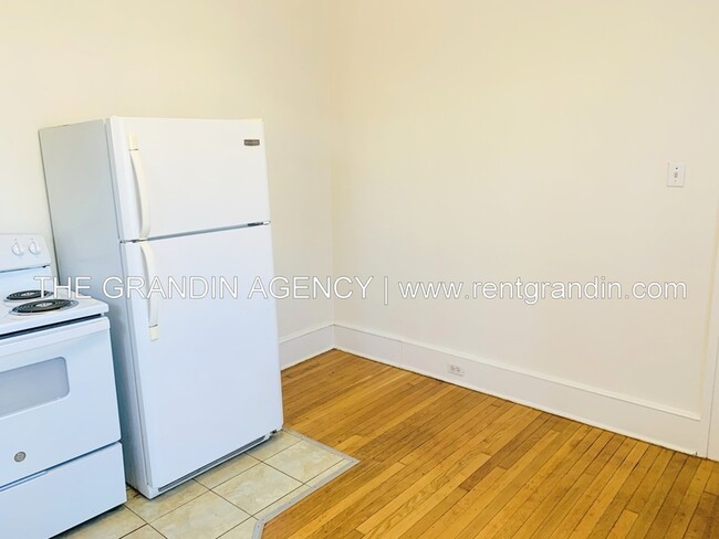 Building Photo - 2102 Westover Ave SW