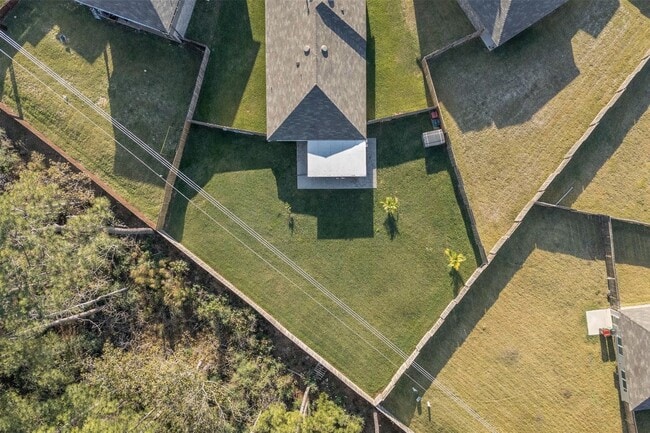 Building Photo - 24034 Sunview Vly Dr