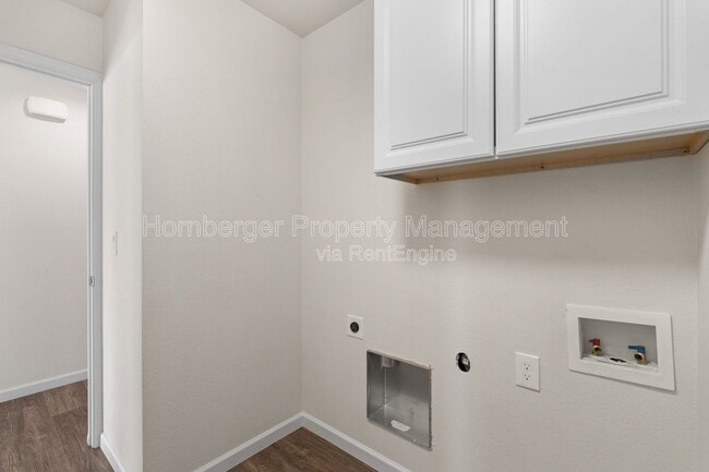 Building Photo - 14420 E Heroy Ln