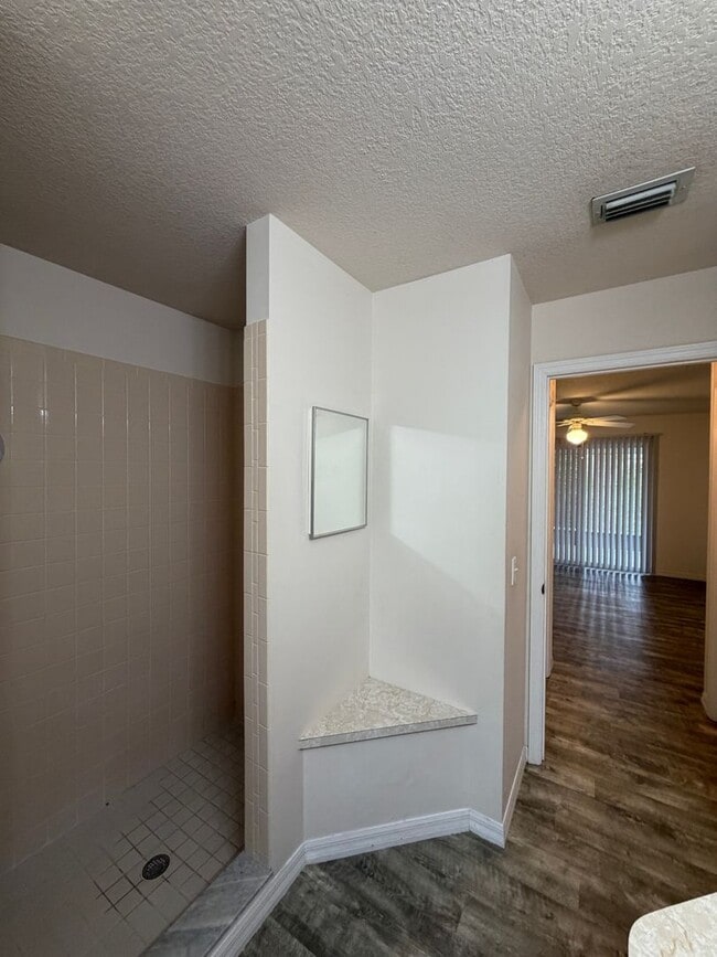 Building Photo - Rainbow Springs Country Club 2/2 ***Won't Last***