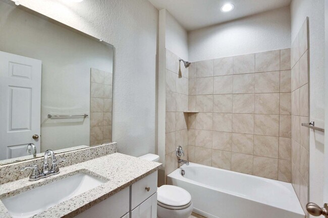 Building Photo - 8008 Massa Dr