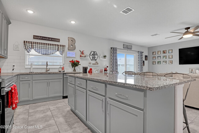 Building Photo - 2175 Kylar Dr NW