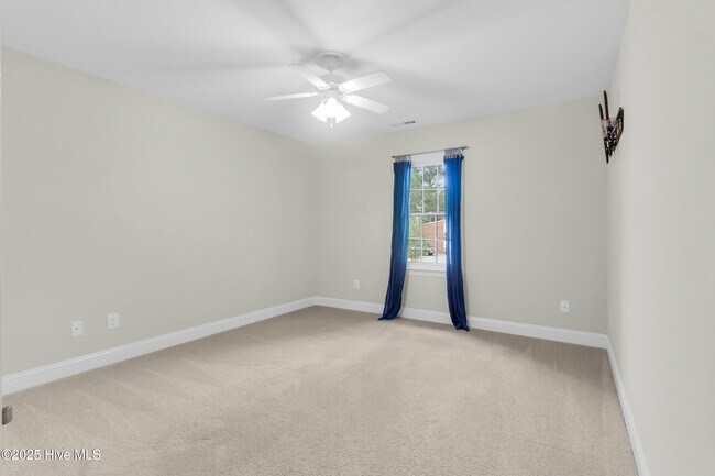 Building Photo - 1609 Lucerne Way
