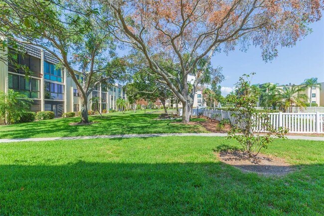 Building Photo - 14130 Rosemary Ln