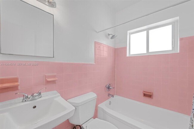 Building Photo - 1850 Meridian Ave